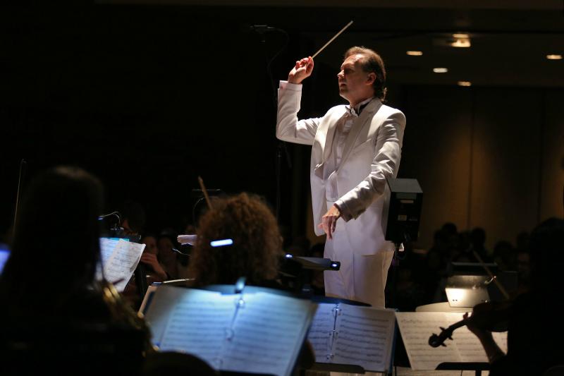 Maxim Kuzin conducting David's Quilt Maxim Kuzin conducting David's Quilt