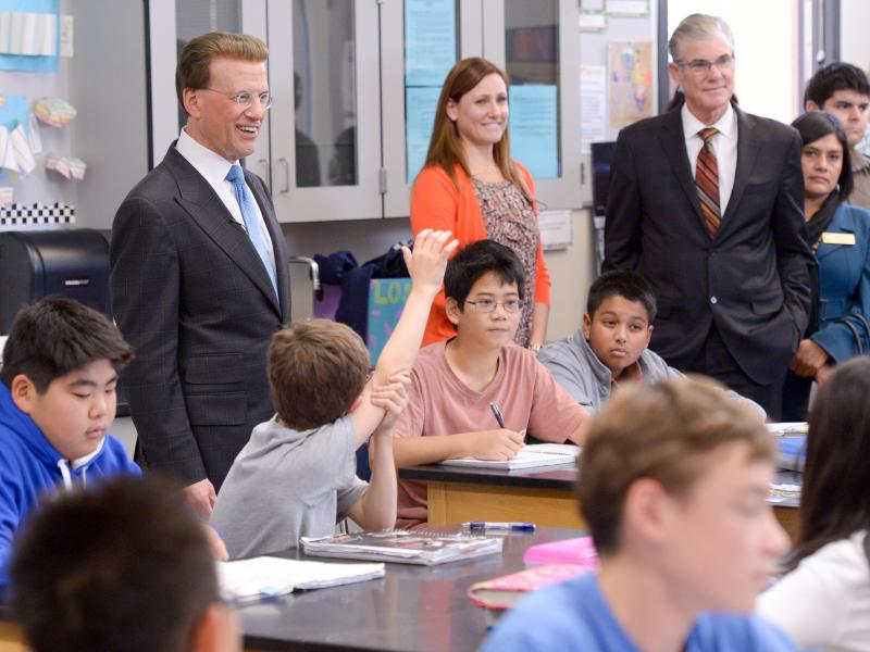 Jennifer Smith, Lowell Milken, Tom Torlakson in classroom Jennifer Smith, Lowell Milken, Tom Torlakson in classroom