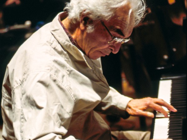 Dave Brubeck playing piano