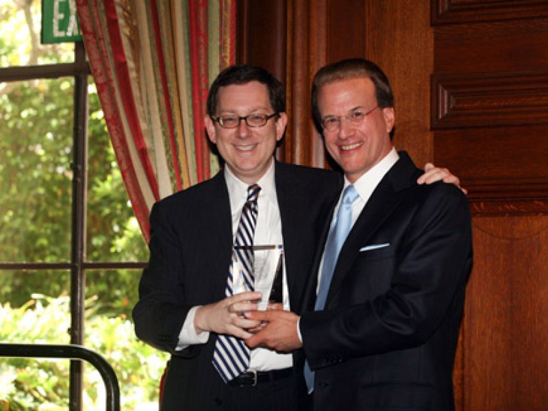  UCLA School of Law Honors Lowell Milken as 2009 Alumnus of the Year