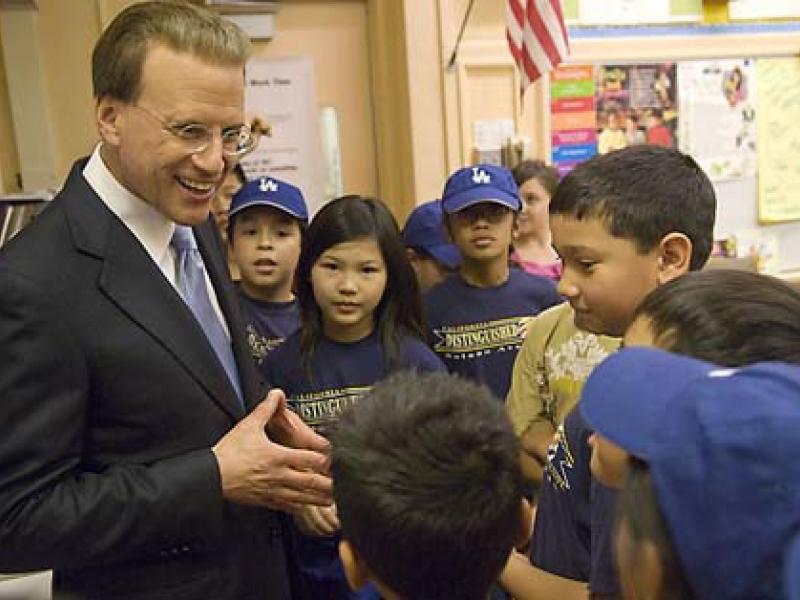 Lowell Milken Engages LAUSD Elementary Students