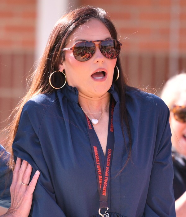 mues kayla saxton reaction